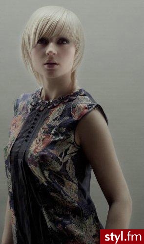 Średnie Fryzury