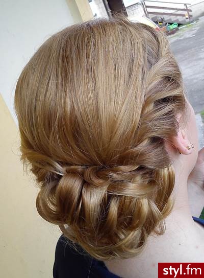 Blond Upięcie Proste Wieczorowe Średnie Fryzury