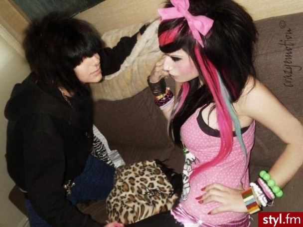 EMO Alternatywne Średnie Fryzury