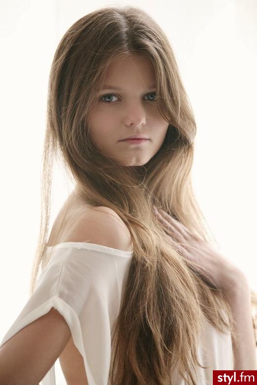 (\",). Inga Kondarionok - Długie Fryzury