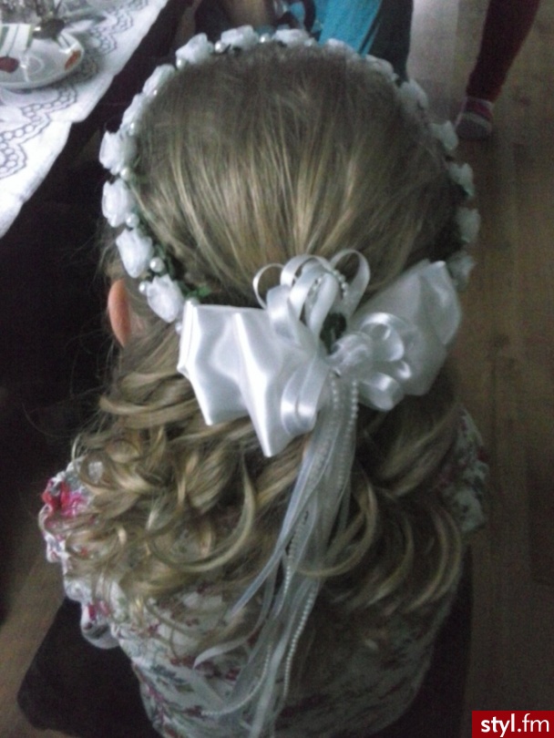 Blond Upięcie Kręcone Wieczorowe Średnie Fryzury