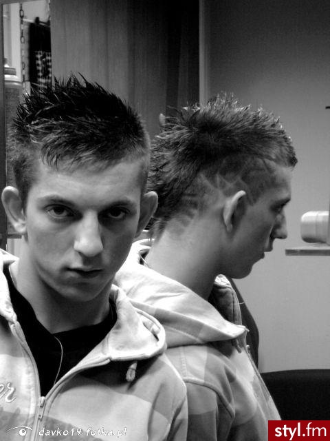 rok ok 2007 - Średnie Męskie Fryzury