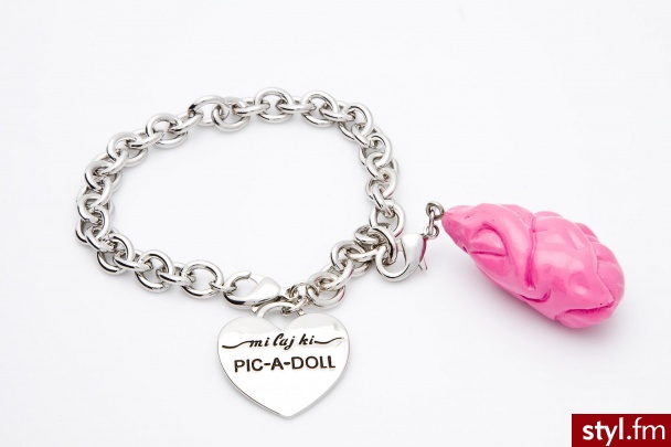 Guma do żucia przykleiła się do tej srebrnej bronsoletki i nie chce się odkleić! - 399 Kr - Pozostałe Dodatki Moda