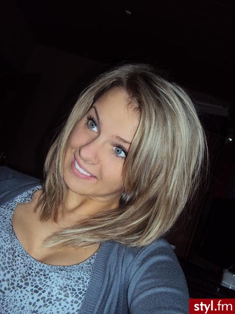 Średnie Fryzury