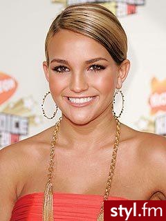 Jamie Lynn Spears - Wieczorowe Średnie Fryzury
