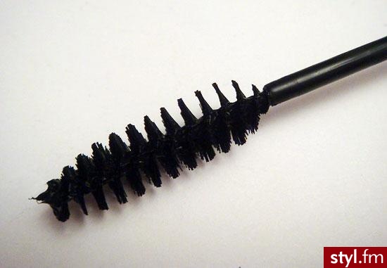 rzęsy. Rimmel Glam’Eyes Day 2 Night Mascara Review and Swatches - Makijaże