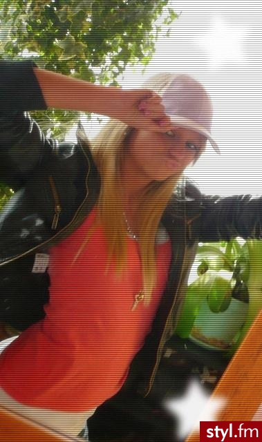 ;** - Średnie Fryzury