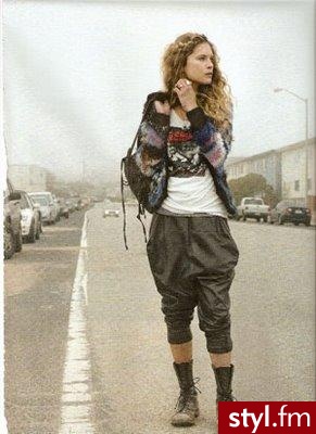 http://stylistka.blox.pl/2009/09/MODA-WIELKOMIEJSKI-GRUNGE-INSPIRACJE-BEZDOMNYMI.html - Moda uliczna Inne Moda