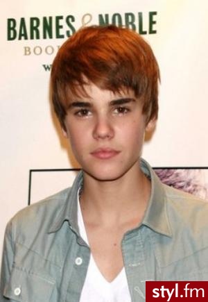 yyyyy...podobno nowy bieber - Średnie Męskie Fryzury