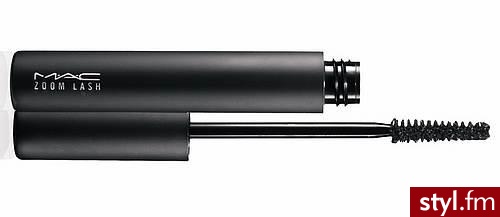 Maskara Zoom Lash w kolorze Zoomblack - głęboka czerń.. Cena:62 - Makijaże