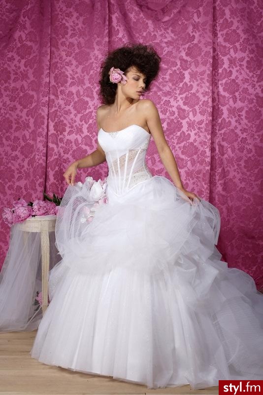 Mirella Colectia 2011 - Suknie ślubne Ślub Moda