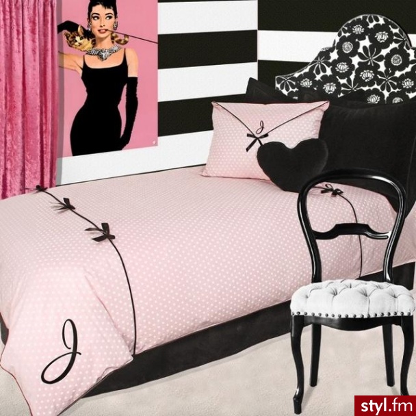 Komplet eleganckiej pościeli ($179) oraz poduszek, dostępny na Wake Up Frankie :) - Mój pokój Wnętrza
