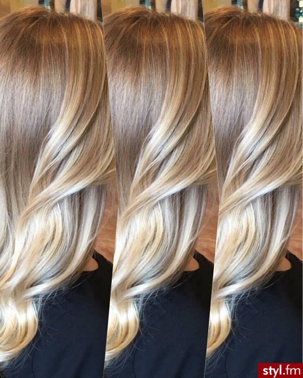 Koloryzacja z Olaplex. - Blond Rozpuszczone Kręcone Fryzury gwiazd Długie Fryzury
