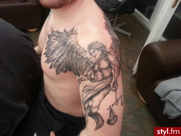Studio JOKER :)  https://www.facebook.com/tattoo.preston?fref=ts - Tatuaże