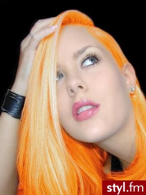 orange hair - Średnie Fryzury