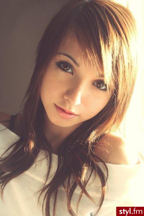 Średnie Fryzury