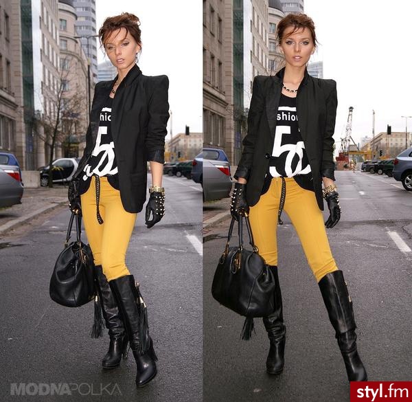 Przecudna stylizacja<3 mam nadzieje, że właścicielka mnie nie zabije;) - Moda uliczna Inne Moda