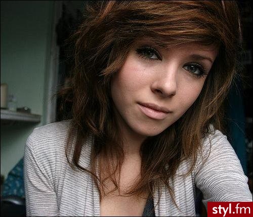 Średnie Fryzury