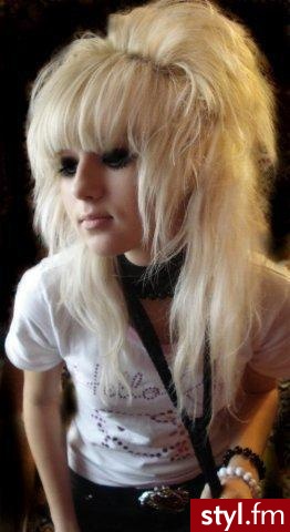 Jeśli zdjęcie już jest w galerii podaj link to usunę :) - EMO Alternatywne Średnie Fryzury