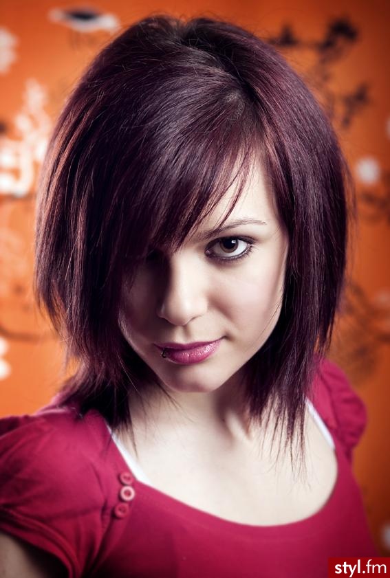 Średnie Fryzury