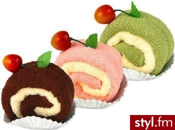 Śliczne i apetyczne ręczniki, dostępne w trzech "smakach": zielona herbata, truskawka i czekolada.  Cena: $10, choć podobne widywałam i na Allegro. :) - Misz-masz