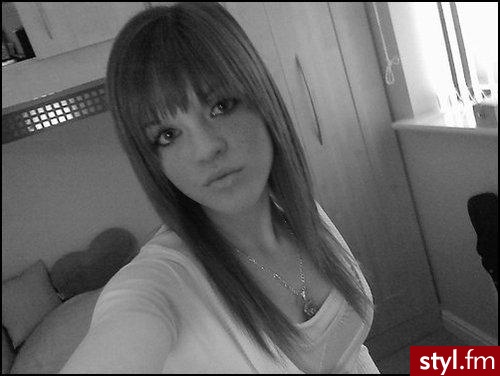 Średnie Fryzury