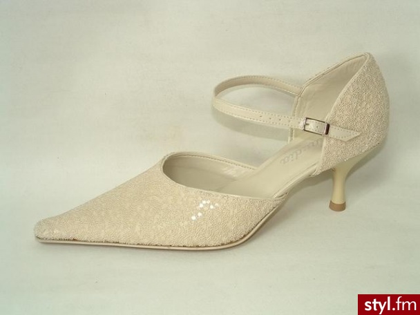 297 415
beż/złoty,beż/srebrny
rozmiar: 34-41
obcas: 6,5 cm - Pozostałe Buty Moda