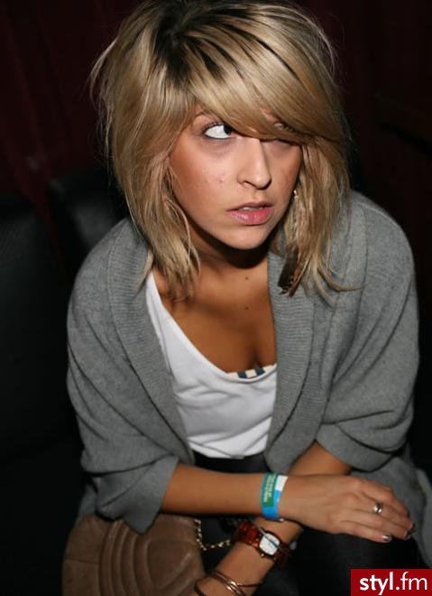 Średnie Fryzury