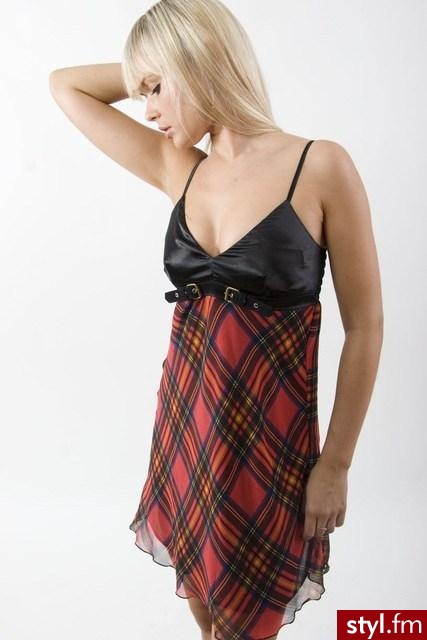 http://www.allegro.pl/item562674688_zwiewna_sukienka_w_kratke_s_36_38.html - Pozostałe Ciuchy Moda
