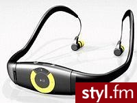 To dziwaczne urządzenie to ponoć najmniejszy wodoodporny odtwarzacz MP3.

Nietypowa konstrukcja pozwala na zamocowanie go na... głowie, co docenią szczególnie amatorki wszelkich sportów, zwłaszcza wodnych – bo można się z nim zanurzyć na głębokość do 3 - Misz-masz