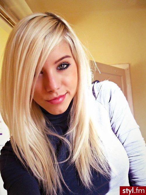 Blond Rozpuszczone Proste z grzywką Na co dzień Długie Fryzury