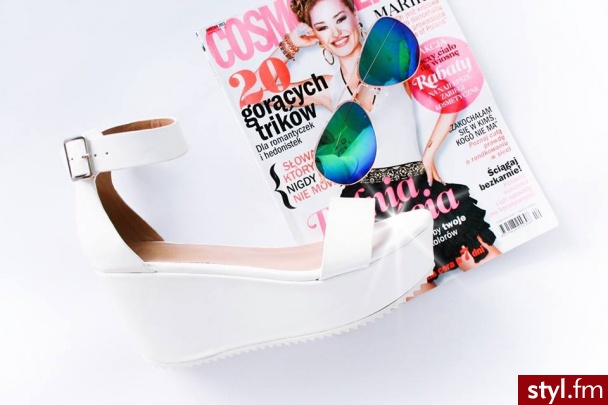 Białe sandałki na platformie ! <3 - Sandały Buty Moda