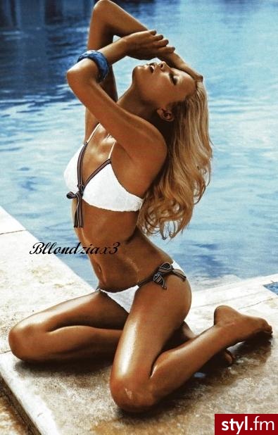 blond włłoski .;-* - Kręcone Na co dzień Średnie Fryzury