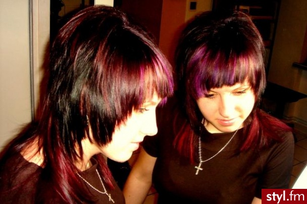 Salon Fryzjerski ,,Gabriela''Kahles Gabriela - EMO Alternatywne Średnie Fryzury