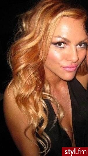 Blond Rozpuszczone Kręcone Na co dzień Średnie Fryzury