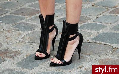 Jeżeli zdjęcie znajduje się już w galerii poproszę o link - Pozostałe Buty Moda