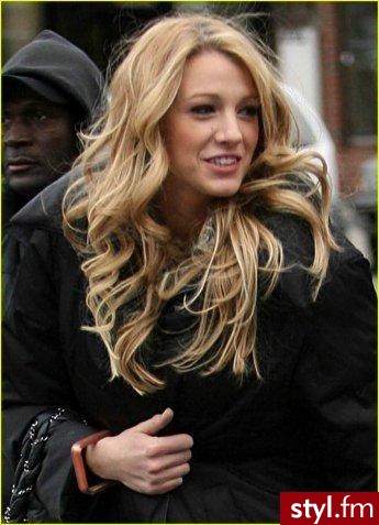 Blake Lively jako Serena :) - Długie Fryzury