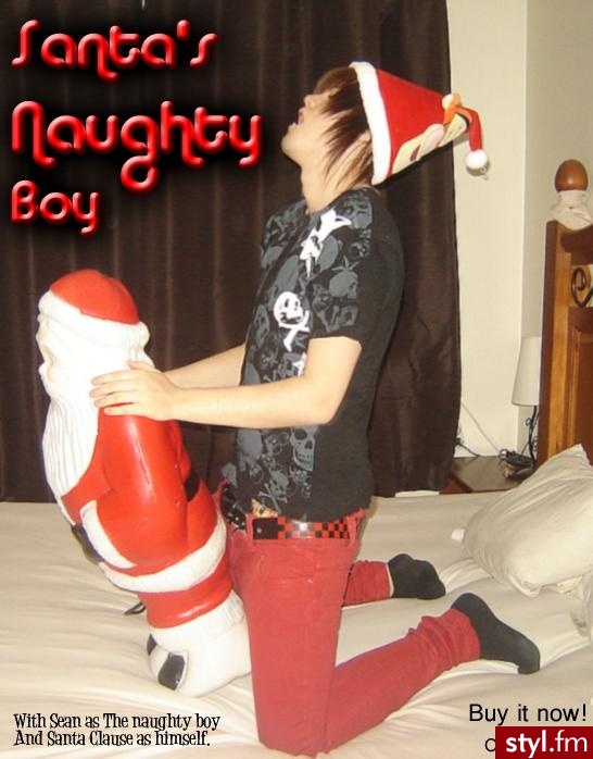 with santa xD. kocham to zdjęcie x D
mój kolega z vampirefreaks\'a :D 
hmm . :3
ścięcie widać z boku. - EMO Alternatywne Średnie Fryzury
