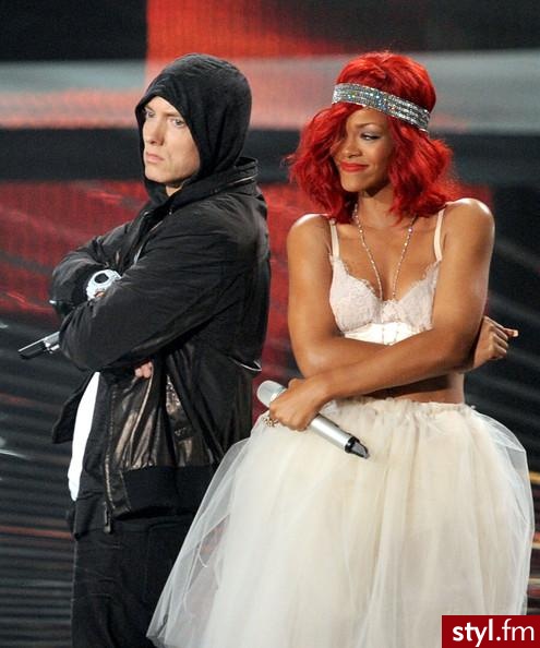 Rihanna & Eminem. 2010 MTV Video Music Awards - Show - Moda uliczna Inne Moda