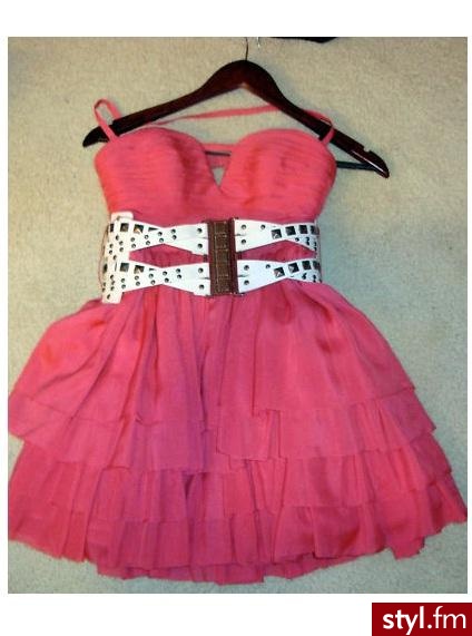 Sukienki Moda