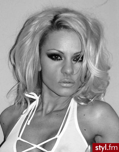 Nowa Pamela Anderson;) - Makijaże