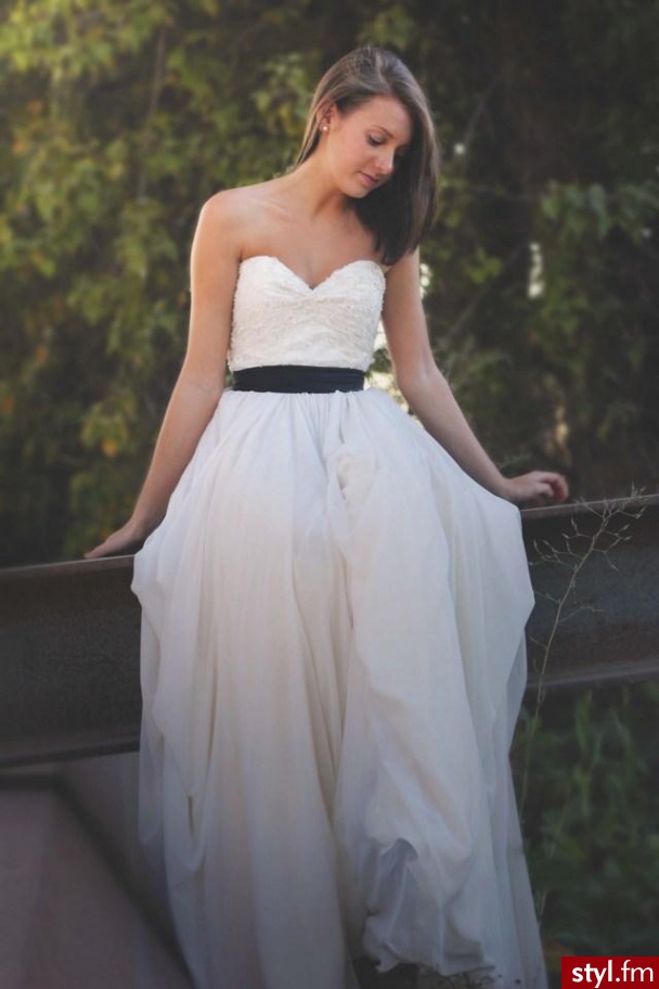 Sukienki Moda