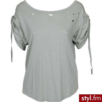 Stay Away War Trashed Tee - The Cassette Society - Polyvore. Pobrano ze strony: http://www.polyvore.com/stay_away_war_trashed_tee/thing?id=19781583 - Pozostałe Ciuchy Moda