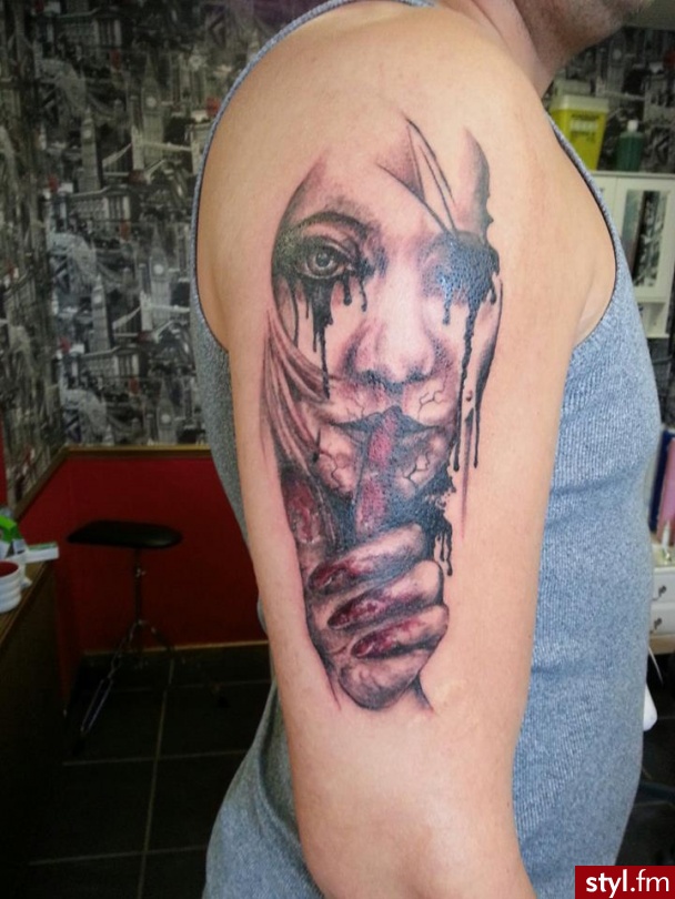 Studio JOKER ;)
https://www.facebook.com/tattoo.preston?fref=ts - Tatuaże