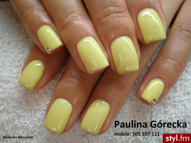 Manicure hybrydowy <br>
kolor sunnny 

cena 40zł
Częstochowa - Kwadratowe Naturalne Paznokcie