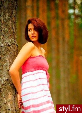 Maj 2011 - Kolorowe Rozpuszczone Proste Na co dzień Średnie Fryzury