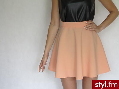 Średnie Spódnice Moda