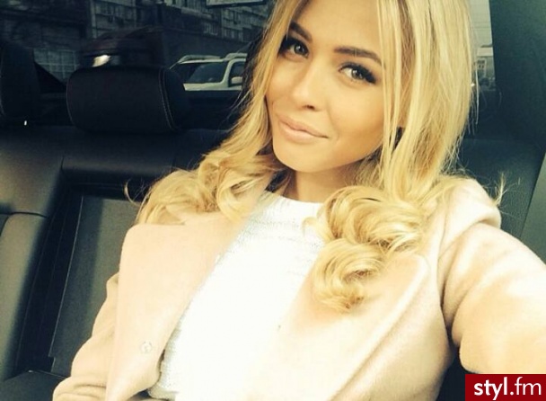 Blond Rozpuszczone Kręcone Na co dzień Średnie Fryzury