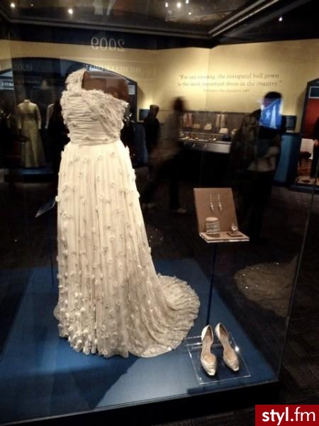 Sukienki Moda