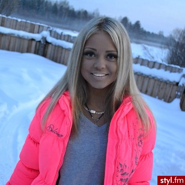 Blond Rozpuszczone Proste Na co dzień Średnie Fryzury